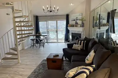 Image de Waterfront 3br/2ba at The Ledges Sleeps 10! Incredible Lake Views! No Steps!
