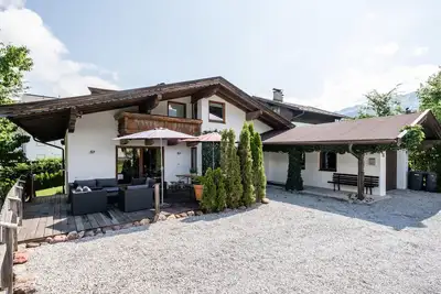 Image de Chalet de luxe à proximité du centre du Kirchberg