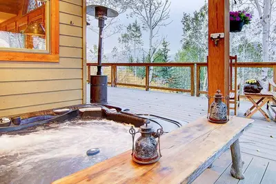 Image de Panoramic Views w\/HotTub-2 Master Suites-Decks-Grill-Large Home 2 miles to Mtn-Monthly Deals-Dogs Ok