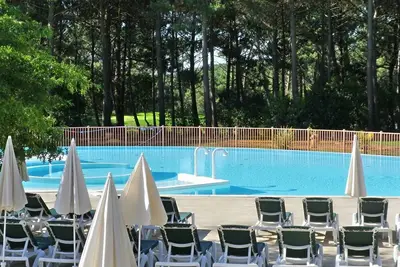 Image de Appartement T2, piscine chauffée, vue pinède et golfs, à Lacanau ocean
