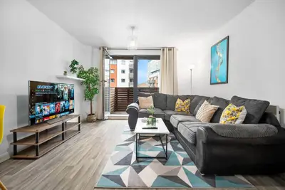 Image de Birmingham City Centre Apartment - Balcony with City Views