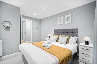 Image de Luxury City Centre Apartment - Close to Chinatown - Secure Parking