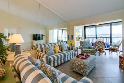 Image de Mariner Pointe 1013: Island Oasis with Bay Views!