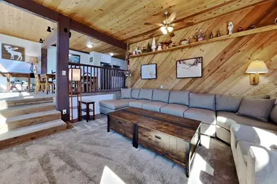 Image de Spacious 2 Bedroom Condo Great For Friends and Families! Ski Cross Country, Stargazing! (Unit 515 at 1849) by RedAwning