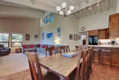Image de Spacious Mountain Condo Great For Friends and Families - Closest to Canyon Lodge! (Unit 651 at 1849) by RedAwning