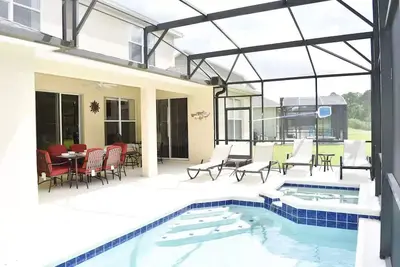 Image de Spacious Luxurious 6 Bedroom 5 Bath Villa Sleeps 12 Pool, Jacuzzi, near Disney