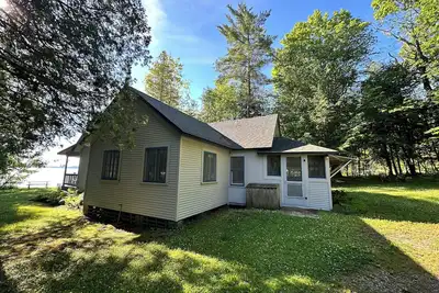 Image de *New* Sought after cabin on Randall's Point Walloon Lake! ! ! Friday to Friday