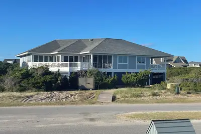 Image de Great family house! Great beach access and ocean views! Newly renovated!