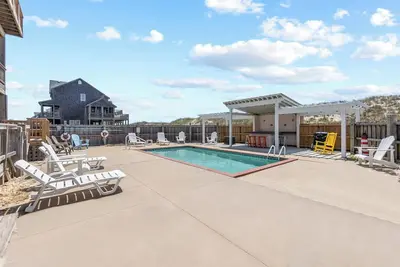 Image de Summer Savings - Oceanfront Dog Friendly w/ Pool, Hot Tub, Ev Charger, Game Room