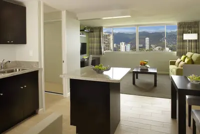 Image de Aqua Skyline at Island Colony 1bst1: City View One Bedroom Suite with Kitchen