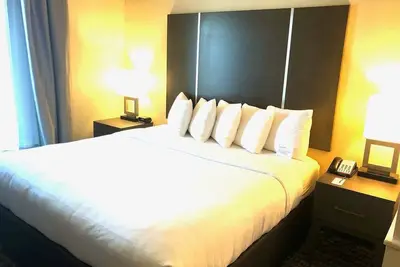 Image de Ring Of Honor 4 Years Running Top 1% on TripAdvisor and Booking. com