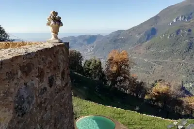 Image de Belle Ferme Toscane restaurée; Piscine avec vue sur les collines et la mer