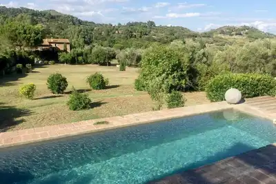 Image de Argentario sur la côte toscane : charme et tradition dans une propriété du XVIIIe siècle
