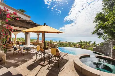 Mexican Style 4br Villa with Pool, Jacizzi, Bbq + More!