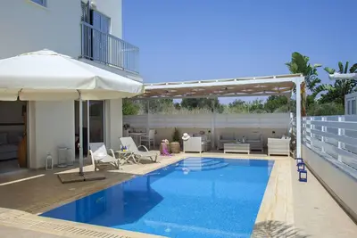 Image de The Secret to Enjoying Your 5 Star Villa close to the Beach, Protaras Villa 1469