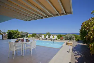 Image de How to Rent Your Own Beachfront Villa, Protaras Villa 1463