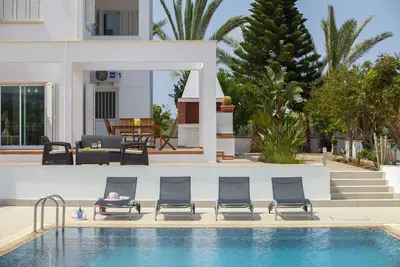 Image de Imagine Your Family Renting This Luxury Villa with Large Private Pool, Protaras Villa 1543