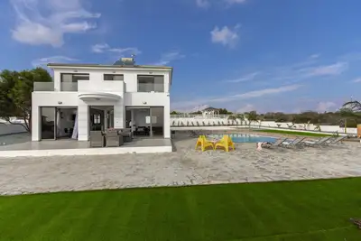 Image de The Secret to Enjoying Your 5 Star Villa with Large Private Pool, Protaras Villa 1493