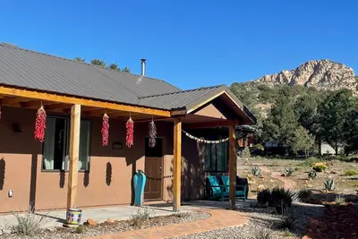 Image de Sedona Hiker’s Retreat with hot tub