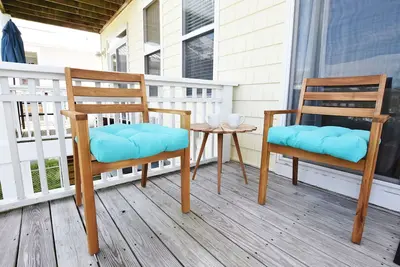 Image de Enjoy Belle of the Beach -  Your Family Get Away! **Linens Included**