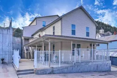 Image de Black Hills Haven | The Summit Lodge – Units 1 & 2 · 4br Vensérra Retreat near Mount Rushmore