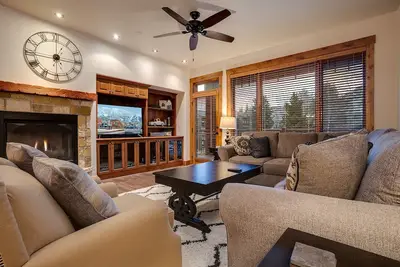 Image de El5209 | Gorgeous Second Floor Residence | Very Spacious | Air Chilling | Pools