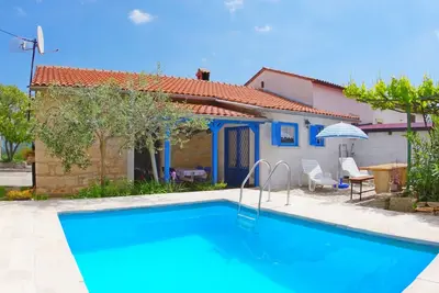 Image de Charming holiday house with private pool in village Rakalj