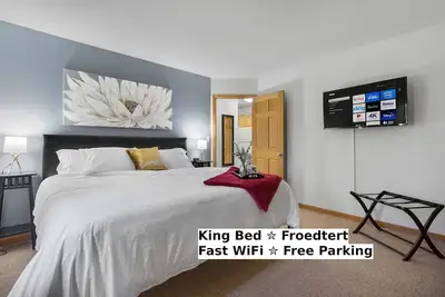Image de King Bed-Fast WiFi - Near Froedtert - Undrgrd Parking