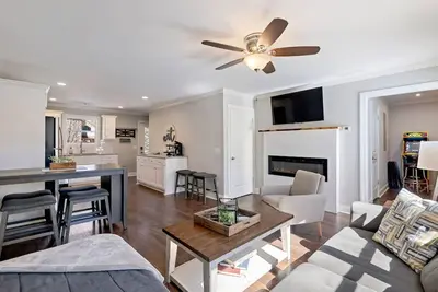 Image de ★ Cozy + Modern Home ★ Walkable to Downtown Helen ★