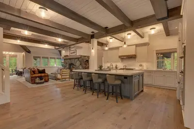 Image de Moonlight Manor By Tahoe Getaways - Luxury - Monthly Rental in Lahontan - Pool Table Too!