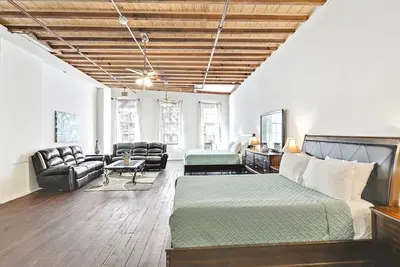 Image de Historic Downtown New Orleans Suite with a Touch of Modern - Walk to Quarter 3c