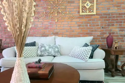 Image de Downtown New Orleans Penthouse Suite - 2 Minute Walk to French Quarter -4b