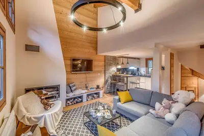Image de Chalet 4* à Tignes - 6 chambres, 6 sdb, Cheminée, Parking, Wi-Fi