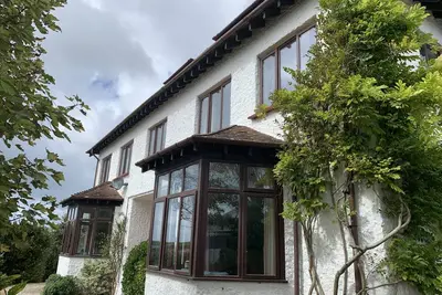 Image de Grande Maison Ă Bude, Grand Jardin, Court de tennis taille pelouse, salle de jeux