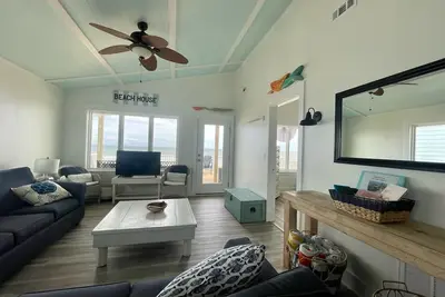 Image de 5 Bedroom, 3 Bath Oceanfront Home With Incredible Deck, Sleeps 10-12