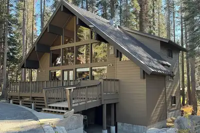 Image de Spacious Home with Hot Tub and Starlink Internet!