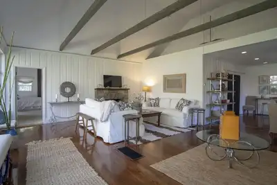 Image de European style country chic with pool & privacy!