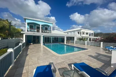 Image de Spacious Waterfront Villa