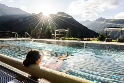 Image de Joli appartement dans une maison de vacances avec piscine, Wifi, Tv et terrasse