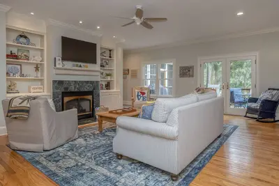 Image de Exceptional 5 Br/3. 5 Ba on 7th Tee! Amenity Cards! Pet Friendly!