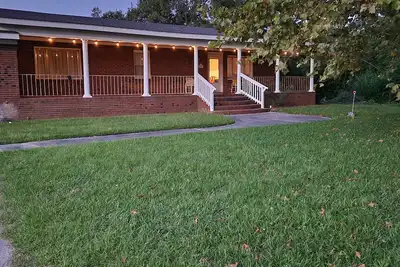 Image de 3 bed 2 bath Home 11 miles from Atlantic Ocean