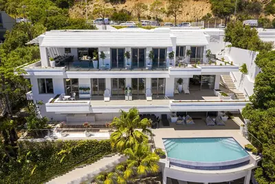 Image de Clifton Yolo Spaces – Clifton Mansion Villa