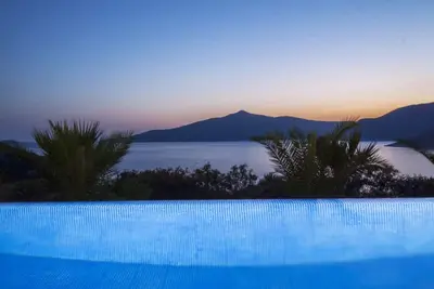 Image de Modern 4 bedroom villa + Infinity pool with stunning views