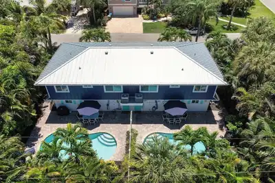 Image de Gone Coastal Duplex by Beach Boutique Rentals