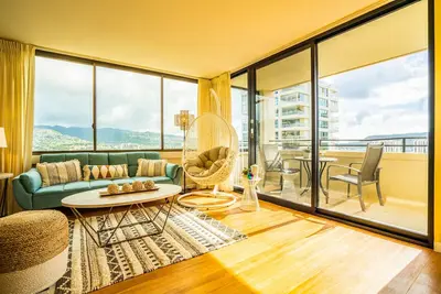 Image de 1 Bed-room w/ 2 Free Parkings! ! Great Ocean and Mountain View!