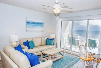 Image de 2-level Ocean Front, 3 bedroom / 2. 5 bathroom / 3 private balconies