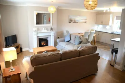 Image de Contemporary 3bed cottage w/garden, 5 mins to beach