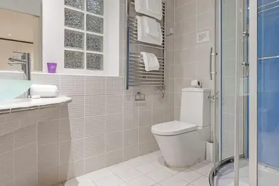 Image de Bright & Modern Two-Bed Apartment in Paris