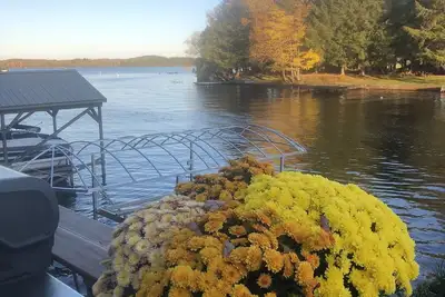 Image de New waterfront house with deck, dock, close to Old Forge, fireplace, , patio