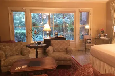Image de The Rex Room Suite Overlooking the Forest